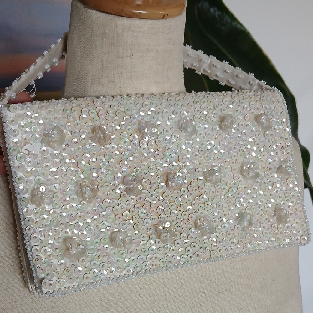 Elegant Cream Sequin Clutch